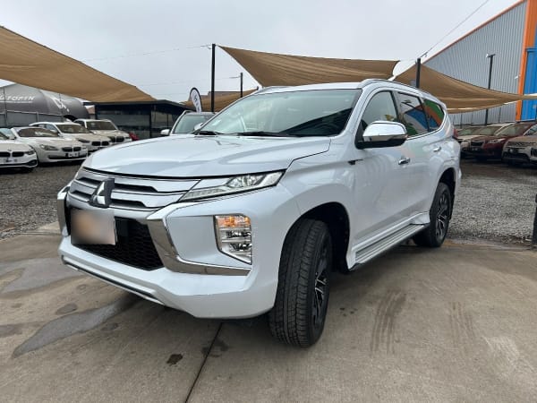 Mitsubishi Montero Sport 2.4 año 2023 Mitsubishi Montero Sport 2.4 año 2023