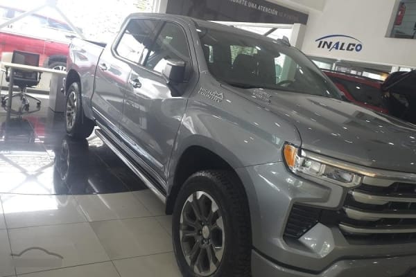 Chevrolet SILVERADO 3.0 Td High Country At 4x4 Diesel año 2026 Chevrolet SILVERADO 3.0 Td High Country At 4x4 Diesel año 2026