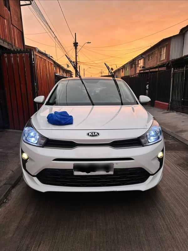 Kia Rio 5 1.4 Lx Ac Mt año 2022 Kia Rio 5 1.4 Lx Ac Mt año 2022