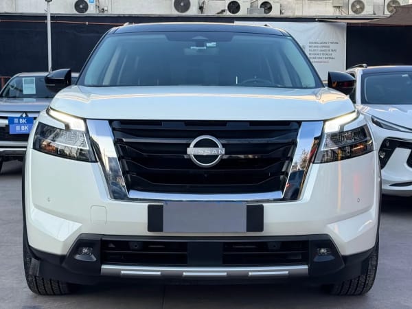 Nissan Pathfinder 3.5 Exclusive At 4x4 año 2024 Nissan Pathfinder 3.5 Exclusive At 4x4 año 2024