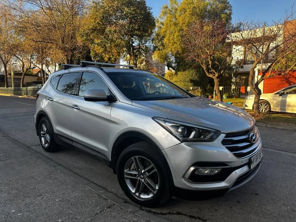 Hyundai Santa Fe 2.4 Dm Gls 2wd At año 2018 Hyundai Santa Fe 2.4 Dm Gls 2wd At año 2018