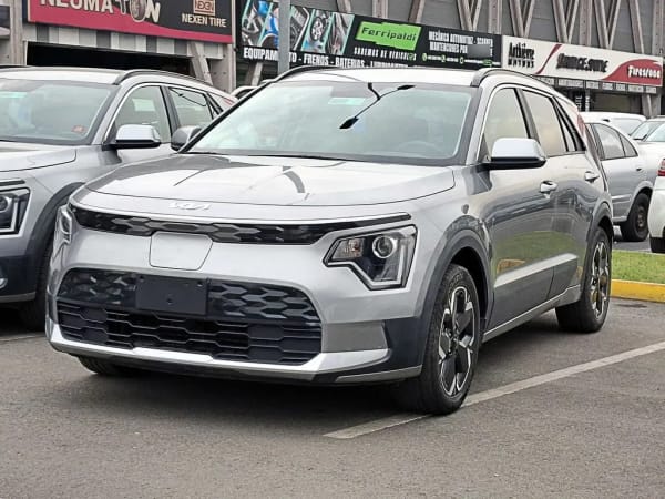 Kia Niro At año 2024 Kia Niro At año 2024