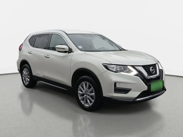 Nissan X-Trail 2.5 Sense 4x2 3row Cvt At 5p año 2023 Nissan X-Trail 2.5 Sense 4x2 3row Cvt At 5p año 2023