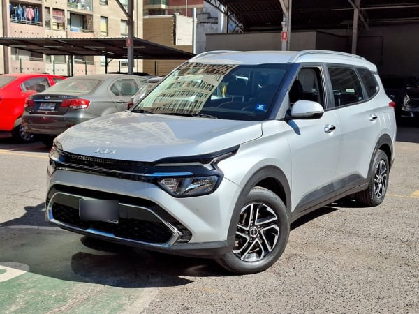 Kia Carens Ex 1.5 Aut año 2023 Kia Carens Ex 1.5 Aut año 2023
