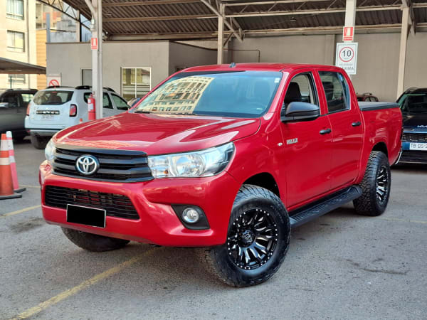 Toyota Hilux D Cab Dx 4x4 2.4 año 2023