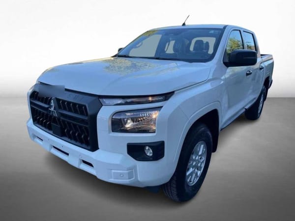 Mitsubishi L200 2.4 Katana Xrt Diesel 4x4 Dob. Cab. Euro6 Mt 4p año 2026