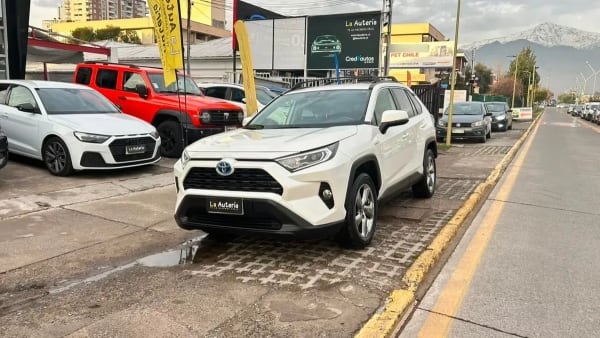 Toyota Rav4 Xle Plus Hybrid Cvt 4x2 2.5 Aut año 2020 Toyota Rav4 Xle Plus Hybrid Cvt 4x2 2.5 Aut año 2020