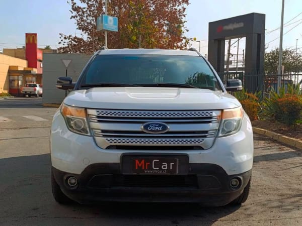 Ford Explorer Xlt 4x2 año 2014 Ford Explorer Xlt 4x2 año 2014