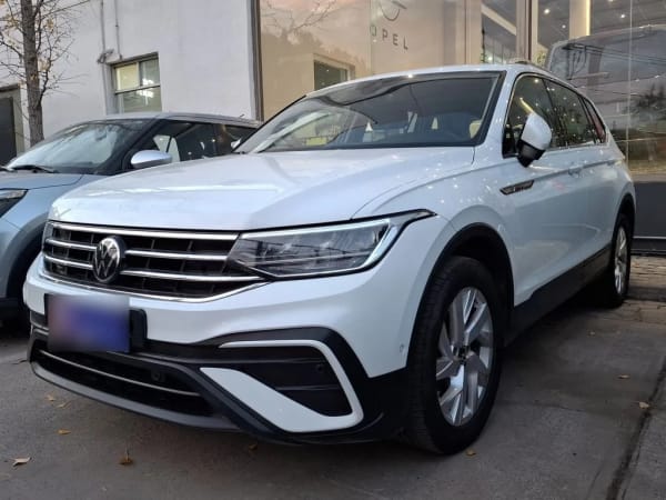 Volkswagen Tiguan 1.4 Tsi Comfortline At año 2025 Volkswagen Tiguan 1.4 Tsi Comfortline At año 2025