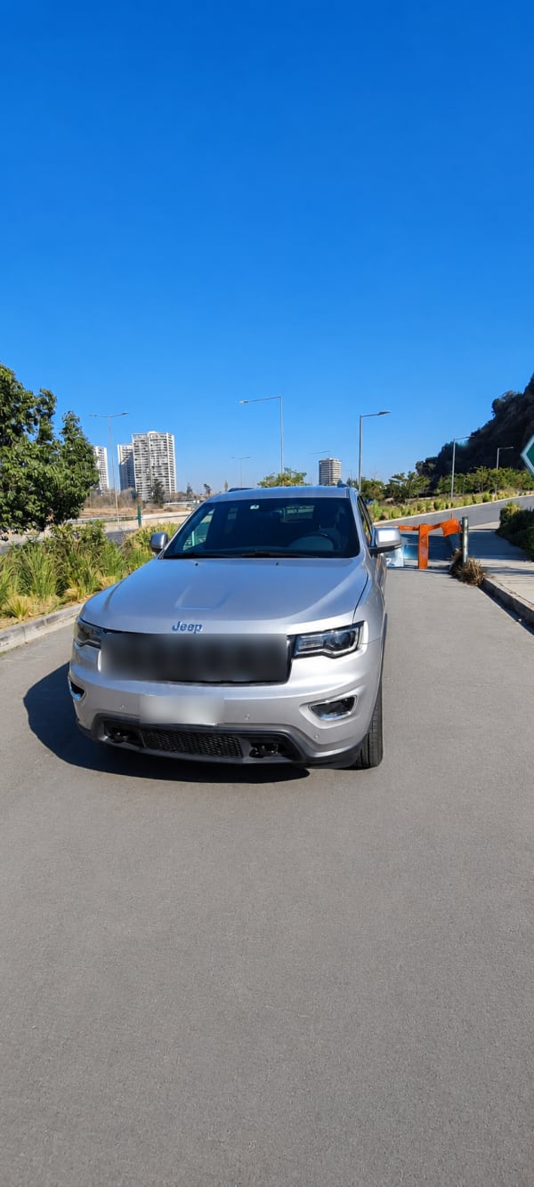 Jeep Grand Cherokee 3.6 Laredo V6 At 4x4 año 2017