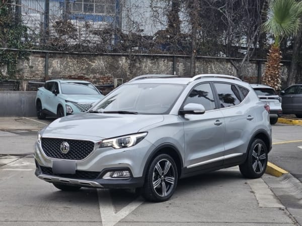 MG Zs 1.5 Com At año 2024 MG Zs 1.5 Com At año 2024