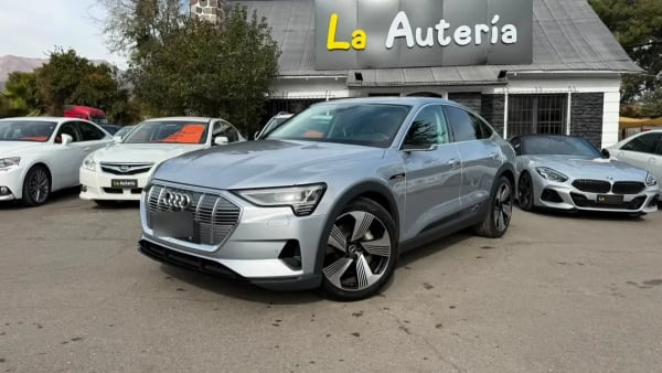 Audi E Tron Quattro año 2022