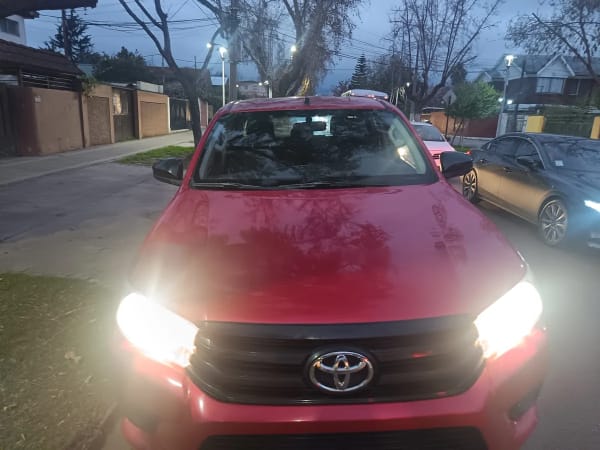 Toyota Hilux 2.4 4×4 Mt Sr Diesel año 2020