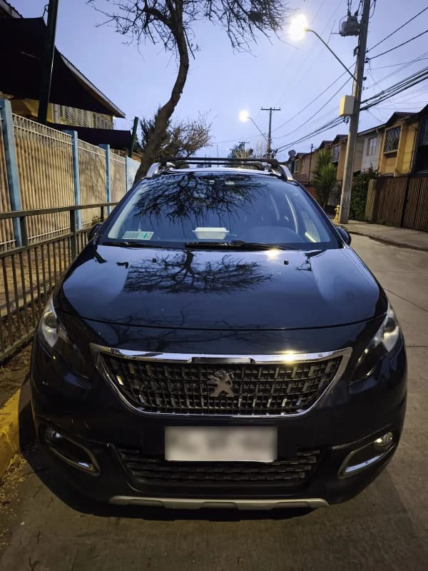 Peugeot 2008 1.6 Atallure Bluehdi 100hp E6 Mt Diesel año 2018 Peugeot 2008 1.6 Atallure Bluehdi 100hp E6 Mt Diesel año 2018