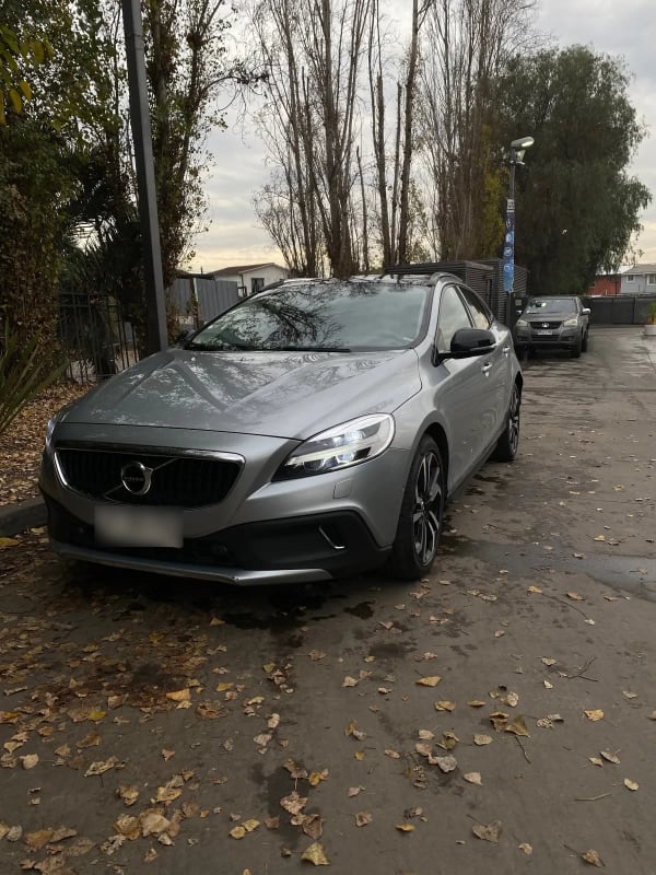 Volvo V40 2.0 T5 Cross Country Limited At 4x4 año 2017