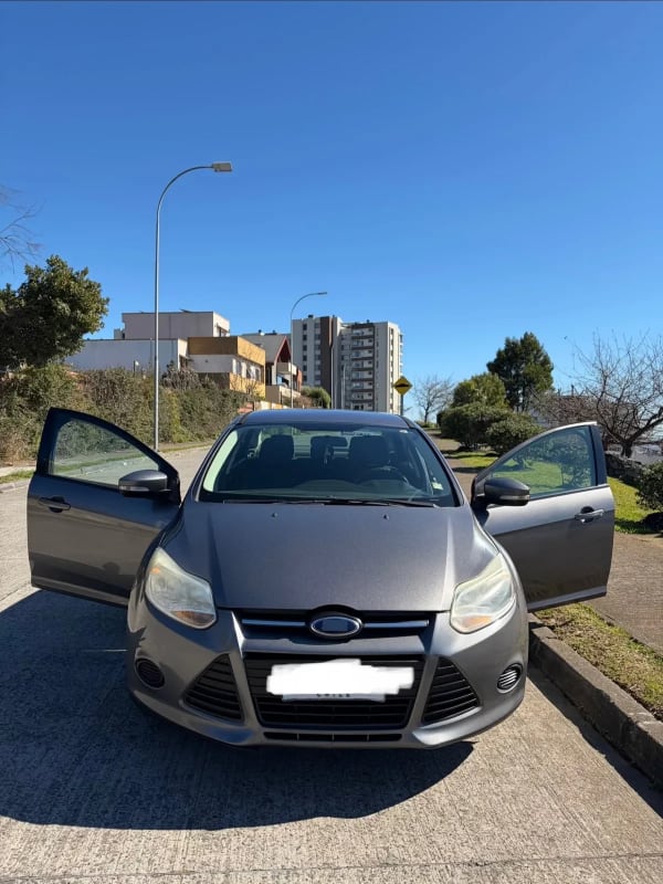 FORD FOCUS 2.0 Se 5p Mt año 2014 FORD FOCUS 2.0 Se 5p Mt año 2014
