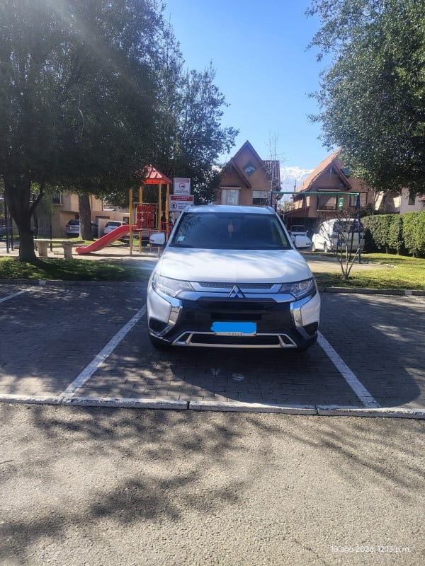 MITSUBISHI OUTLANDER 2.0 Mt año 2019