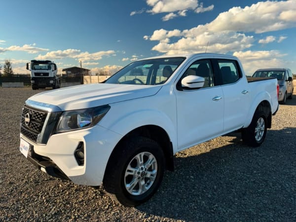Nissan Navara D Cab 4x4 2.3 At año 2023 Nissan Navara D Cab 4x4 2.3 At año 2023