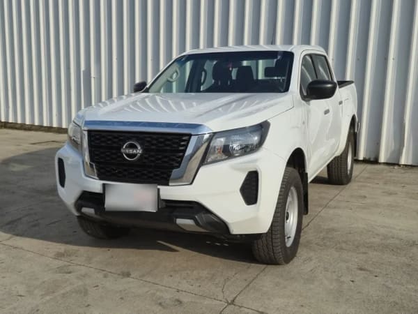 Nissan Navara D Cab Mt 4x4 2.3 Se año 2023 Nissan Navara D Cab Mt 4x4 2.3 Se año 2023