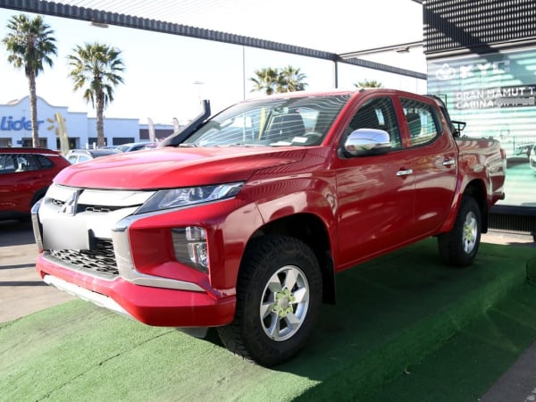 Mitsubishi L200 Katana 2.4 4x4 Mt año 2023