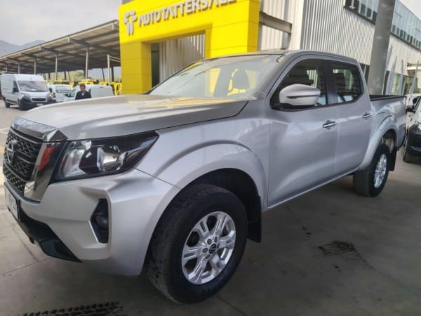 Nissan Navara Navara D Cab 2.3 Mt 4x2 año 2023 Nissan Navara Navara D Cab 2.3 Mt 4x2 año 2023
