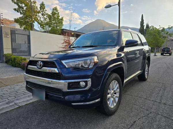 TOYOTA 4RUNNER 4.0 Sr5 At 4x4 año 2017 TOYOTA 4RUNNER 4.0 Sr5 At 4x4 año 2017
