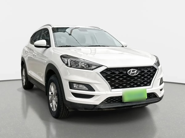 Hyundai Tucson 2.0 Plus Fl 4x2 Mt 5p año 2021