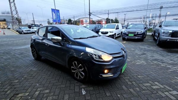 Renault Clio 1.2 Expression 4x2 Hb Mt 5p año 2020