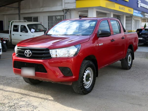 Toyota Hilux D Cab Dx 4x4 2.4 año 2022