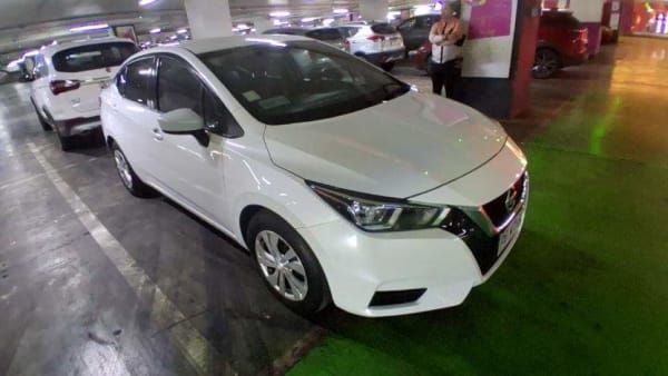 Nissan Versa 1.6 Sense 4x2 Mt 4p año 2020