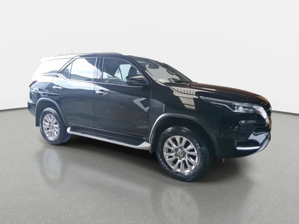 Toyota Fortunner 2.7 Srx 4x2 At 5p año 2022 Toyota Fortunner 2.7 Srx 4x2 At 5p año 2022
