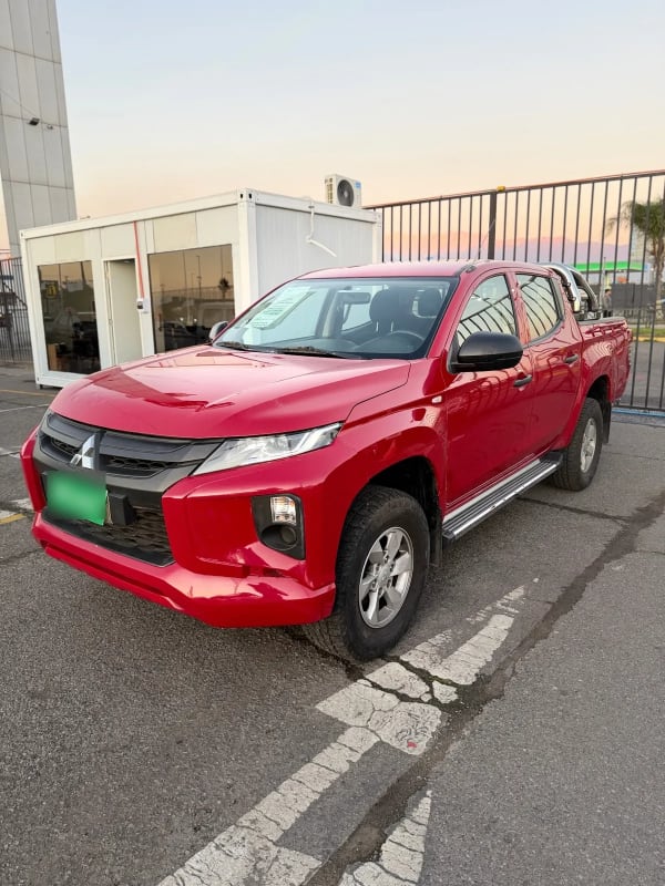 MITSUBISHI L200 2.4 Katana Crm Mt 4x4 Diesel año 2022 MITSUBISHI L200 2.4 Katana Crm Mt 4x4 Diesel año 2022