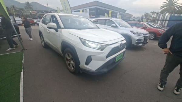 Toyota Rav 4 2.0 Le 4x2 Mt 5p año 2020 Toyota Rav 4 2.0 Le 4x2 Mt 5p año 2020