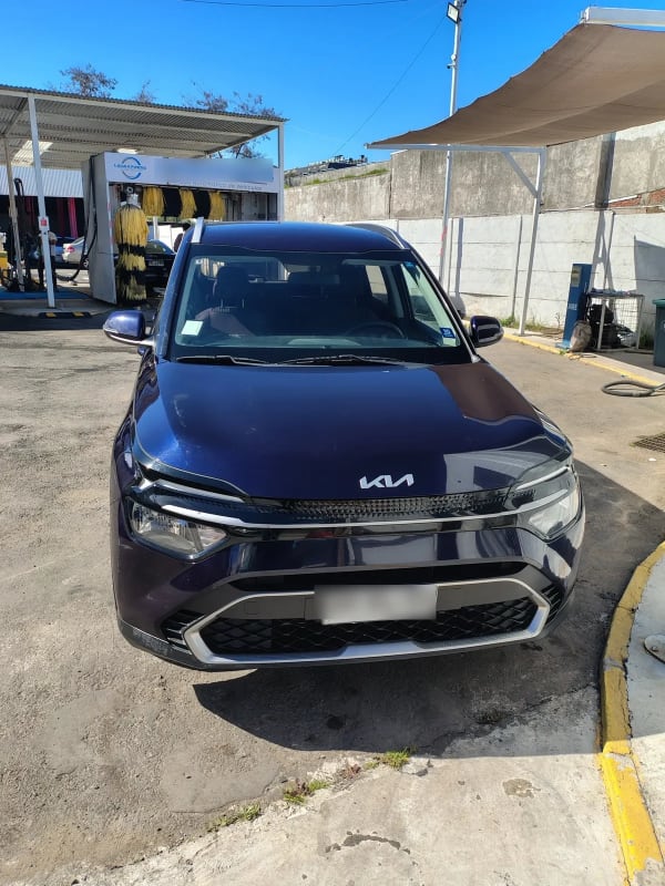 Kia Carens 1.5 Lx 7p Mt año 2023