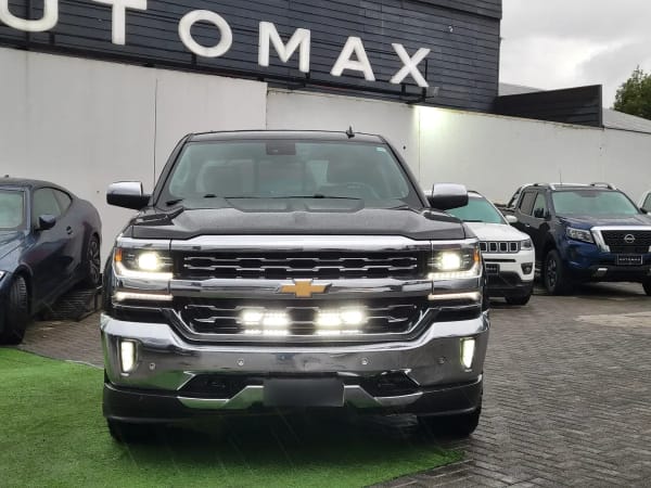 CHEVROLET SILVERADO 5.3 Ltz Cc Z71 At 4x4 año 2018 CHEVROLET SILVERADO 5.3 Ltz Cc Z71 At 4x4 año 2018