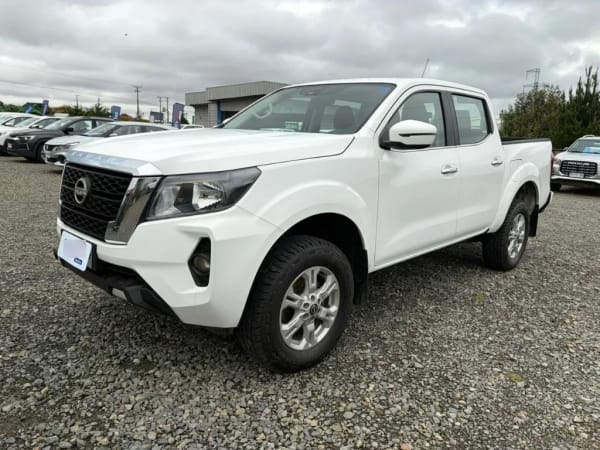Nissan Navara D Cab Mt Xe 4x4 2.3 año 2023
