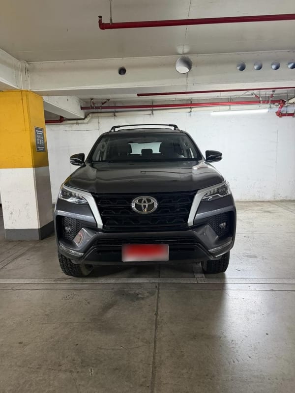 TOYOTA FORTUNER 2.7 Sr5 At año 2022 TOYOTA FORTUNER 2.7 Sr5 At año 2022