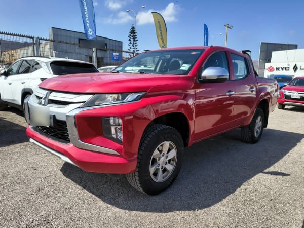 Mitsubishi L200 Katana 2.4 Diesel 4x2 T/m año 2022 Mitsubishi L200 Katana 2.4 Diesel 4x2 T/m año 2022