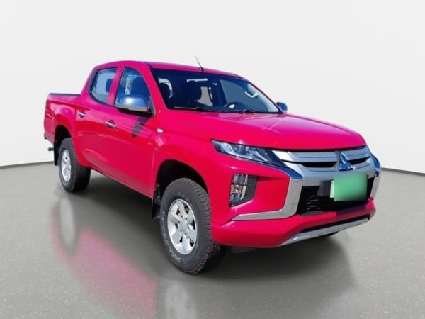 Mitsubishi L200 2.2 Katana Crt Diesel Dob. Cab. 4x4 Mt 4p año 2024 Mitsubishi L200 2.2 Katana Crt Diesel Dob. Cab. 4x4 Mt 4p año 2024