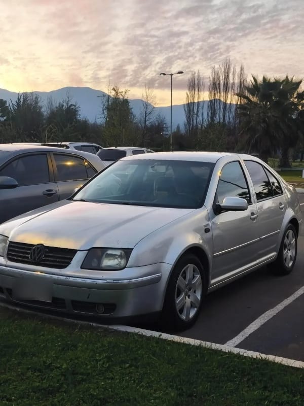 VOLKSWAGEN BORA 1.9 Tdi Mt Diesel año 2007