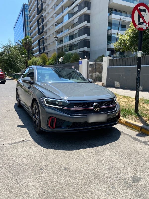 VOLKSWAGEN JETTA 2.0 Gli At año 2025