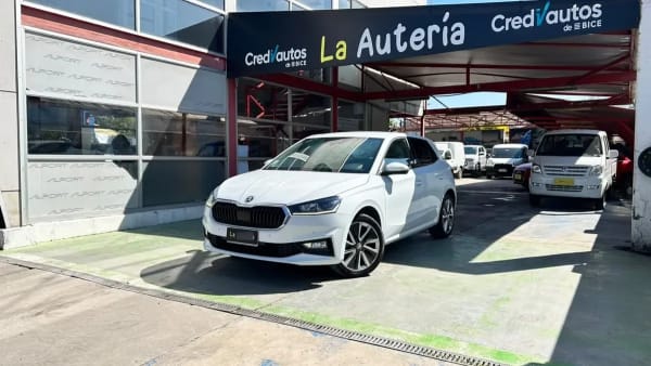 Skoda Fabia 1.0 Tsi Style 4x2 Hb Mt 5p año 2022