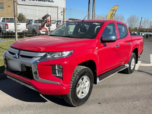 Mitsubishi L200 Katana Crt 4x4 año 2024 Mitsubishi L200 Katana Crt 4x4 año 2024