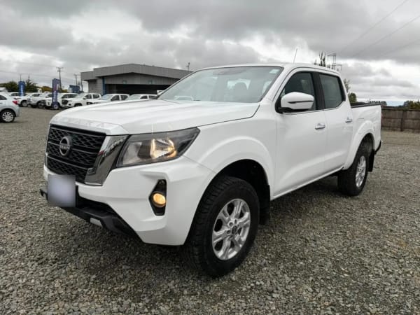 Nissan Navara D Cab Mt 4x4 2.3 año 2023