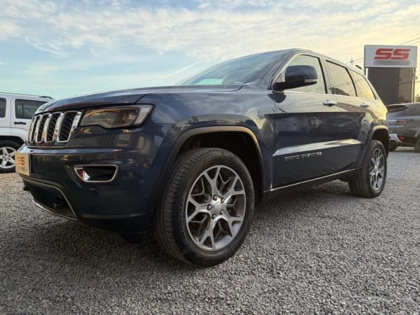 Jeep Grand Cherokee Limited 3.6 4x4 At8 año 2022 Jeep Grand Cherokee Limited 3.6 4x4 At8 año 2022