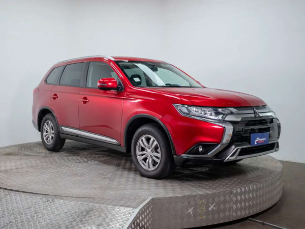 Mitsubishi Outlander Outlander 2.0 At 4x2 año 2023 Mitsubishi Outlander Outlander 2.0 At 4x2 año 2023