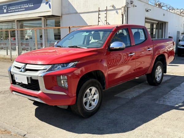 Mitsubishi L200 Katana Cr 2.4 4x2 año 2022 Mitsubishi L200 Katana Cr 2.4 4x2 año 2022