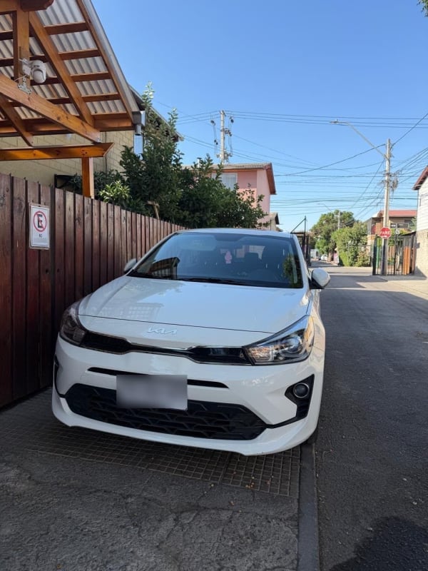 KIA MOTORS RIO 5 1.4 Ex Full Sunroof At año 2024