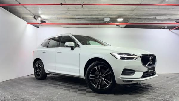 Volvo Xc60 2.0 D5 Momentum Plus At 4x4 Diesel año 2018 Volvo Xc60 2.0 D5 Momentum Plus At 4x4 Diesel año 2018