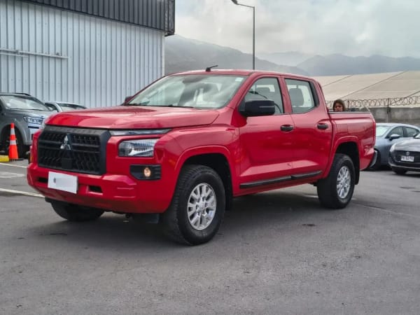 Mitsubishi L200 Katana D/c 2.4 Tdi Mt Xrt 4x4 año 2024 Mitsubishi L200 Katana D/c 2.4 Tdi Mt Xrt 4x4 año 2024